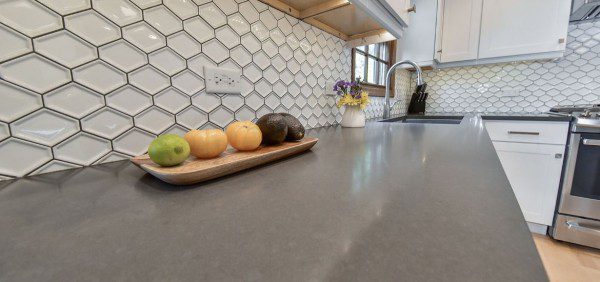 Featured image of post Kitchen Trends 2021 Kitchen Backsplash 2021 - Whether it&#039;s dramatic veining or unique materials, today&#039;s countertops, backsplashes and islands are making a strong.