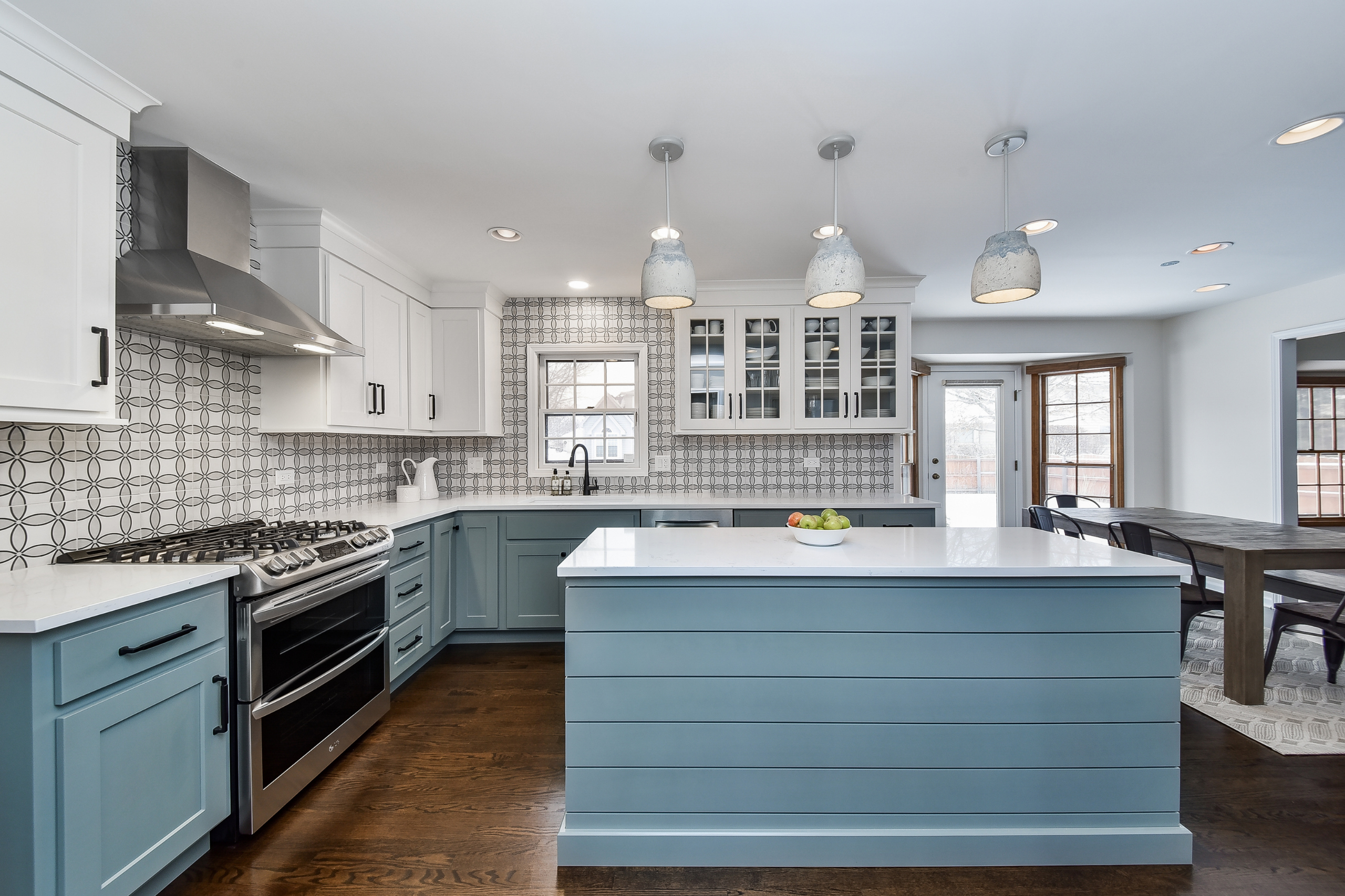 How to Choose the Right Kitchen Island Lights