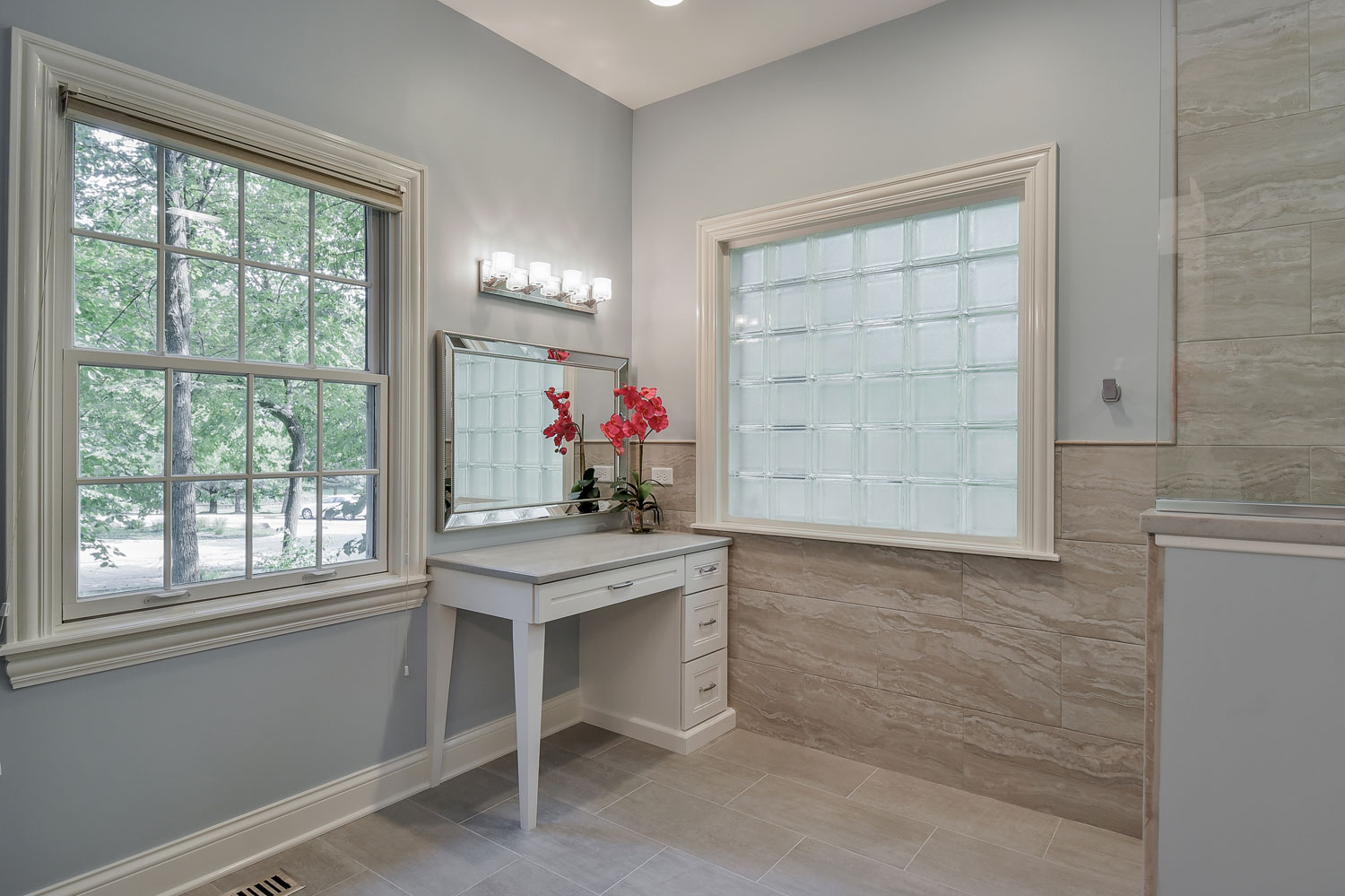 Naperville bathroom curbless modern - Sebring Design Build