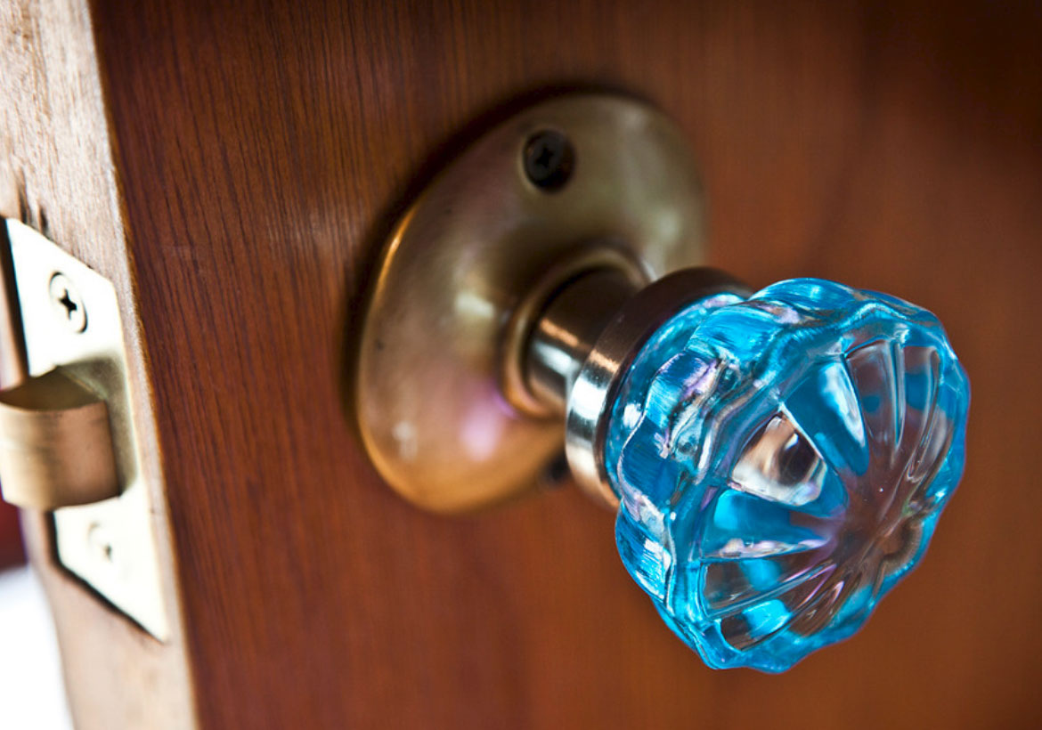 35 Noteworthy Types Of Door Knobs To Enhance Your Remodeling