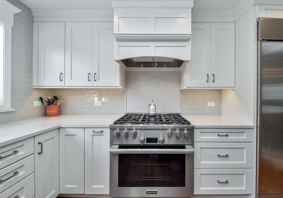 kitchen design idea white cabinet