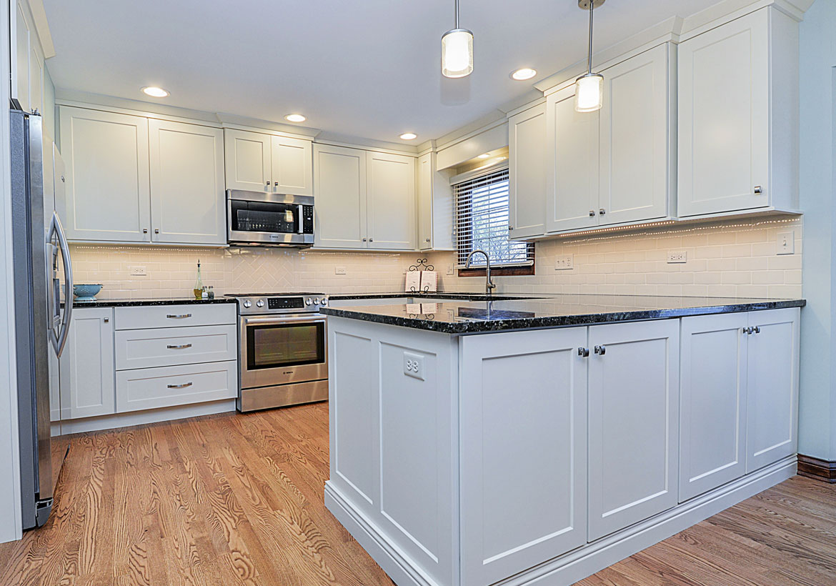 White Kitchen Cabinet Ideas - Photos