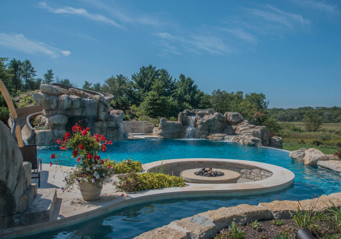 Invigorating Backyard Pool Ideas & Pool Landscapes Designs