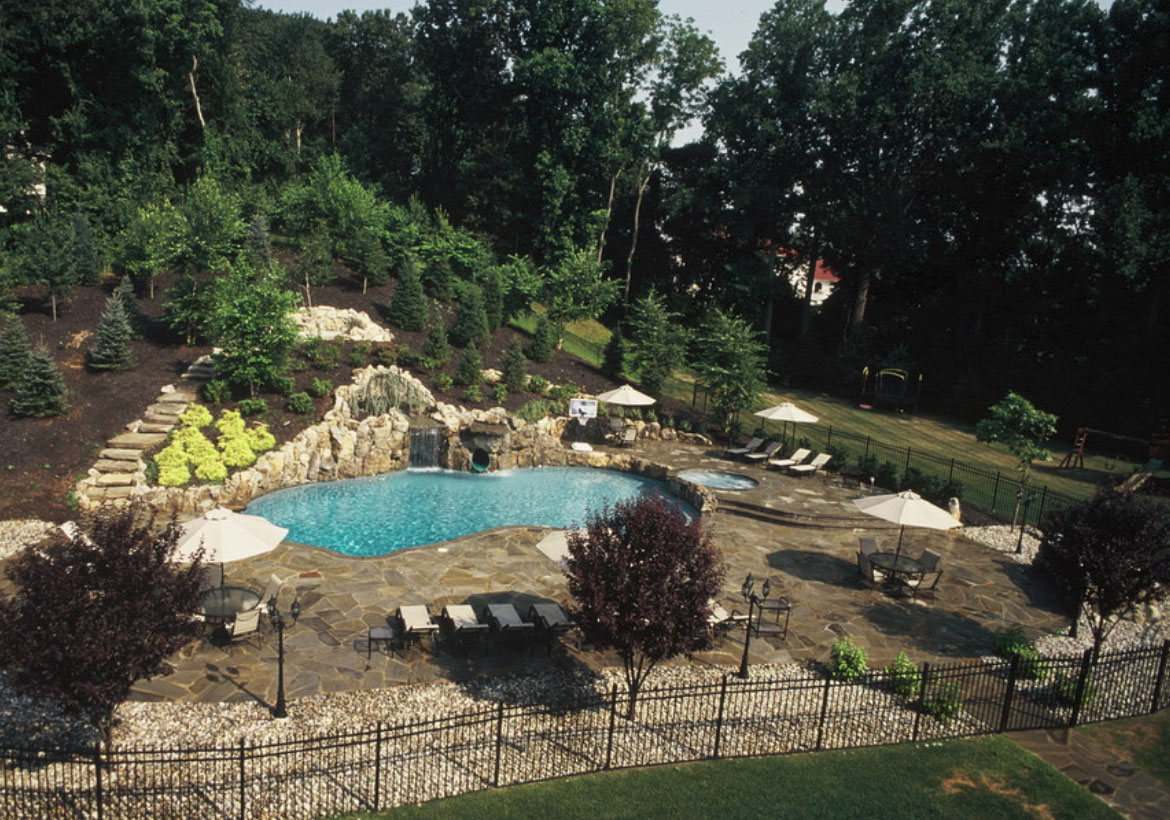 Hillside Pool Landscaping Ideas / They're easy to do, take less than a