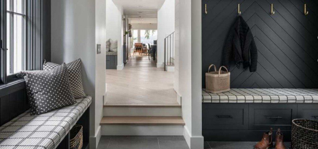 Featured image of post Entryway Mudroom Tile Ideas : Choose laminate that&#039;s easy to replace, or opt for durable tile or sealed hardwood that&#039;s resistant to.