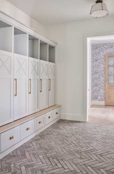 modern-farmhouse-entry-mud-room-ideas