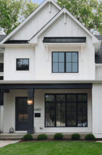 23 White Modern Farmhouse Exterior House Design Ideas