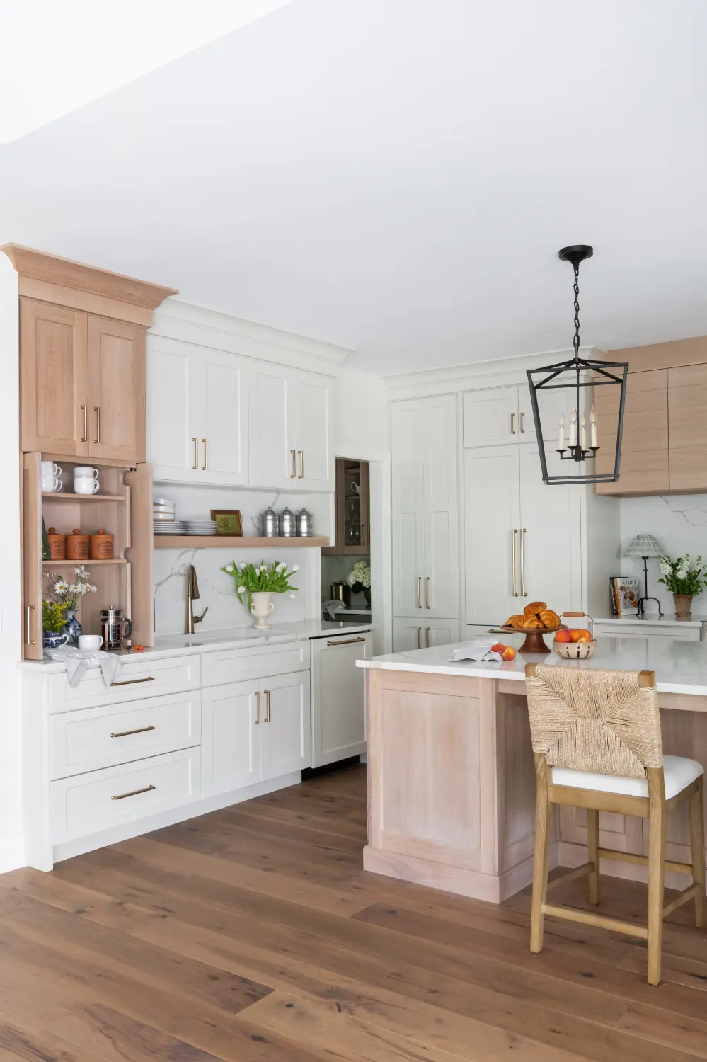 Clean and Elegant Kitchen