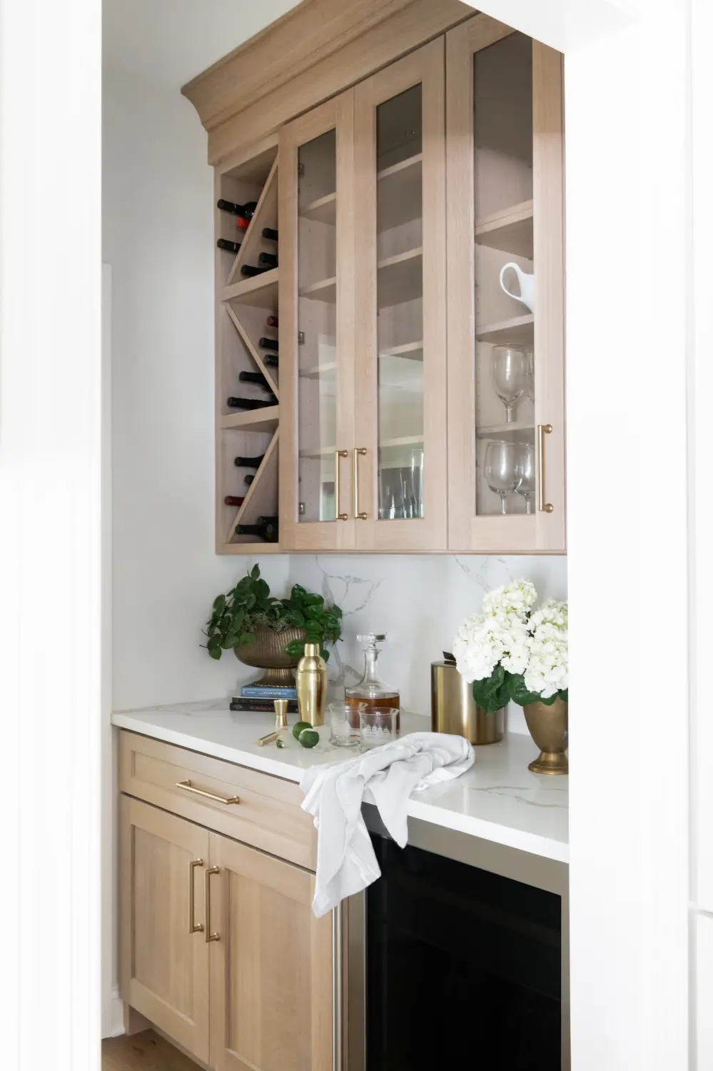 Clean and Elegant Kitchen