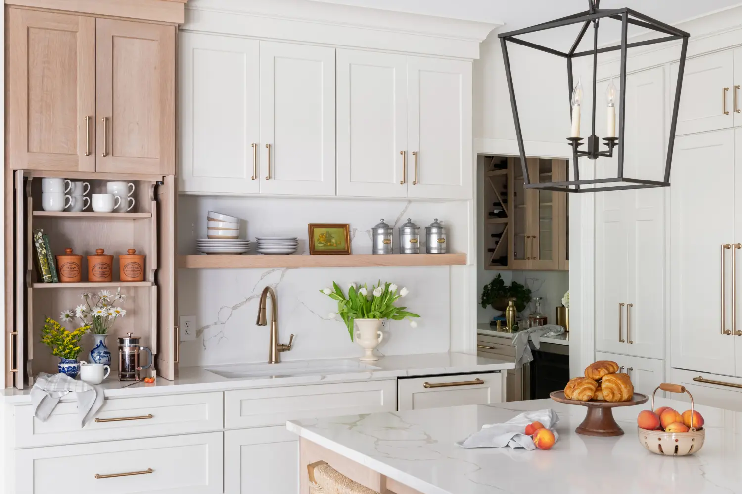 Clean and Elegant Kitchen