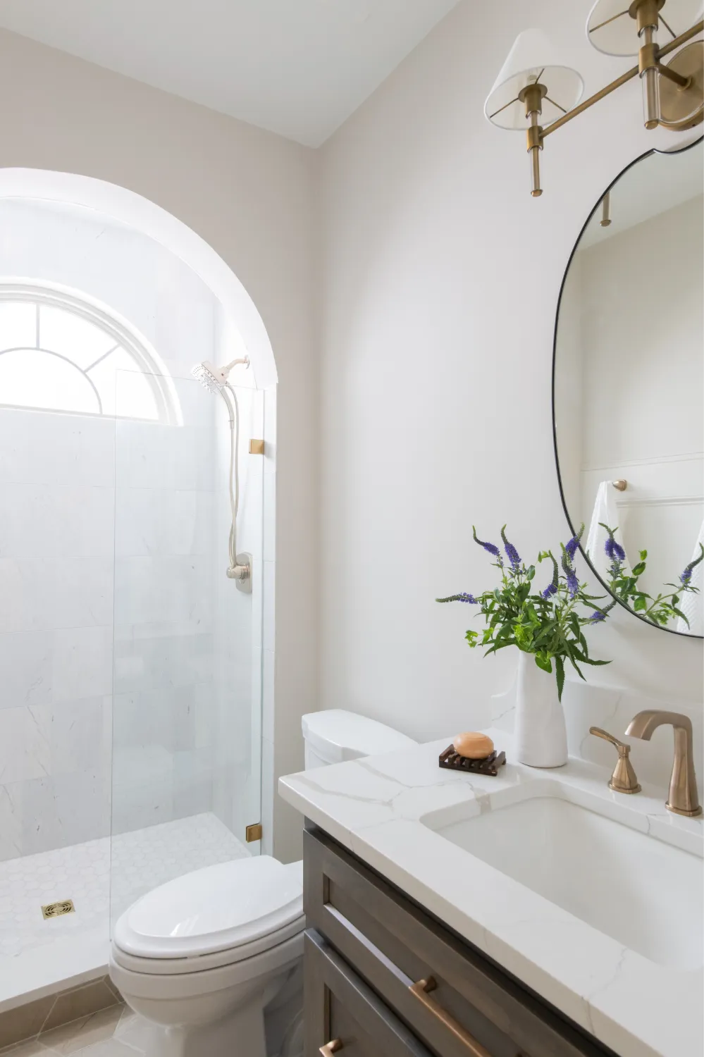 Clean and Elegant Guest Bathroom