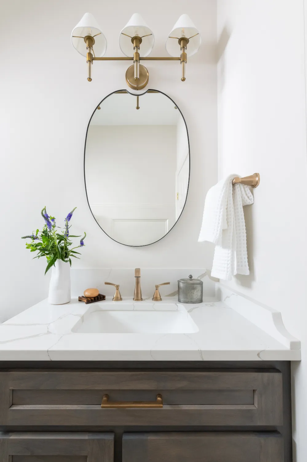 Clean and Elegant Guest Bathroom