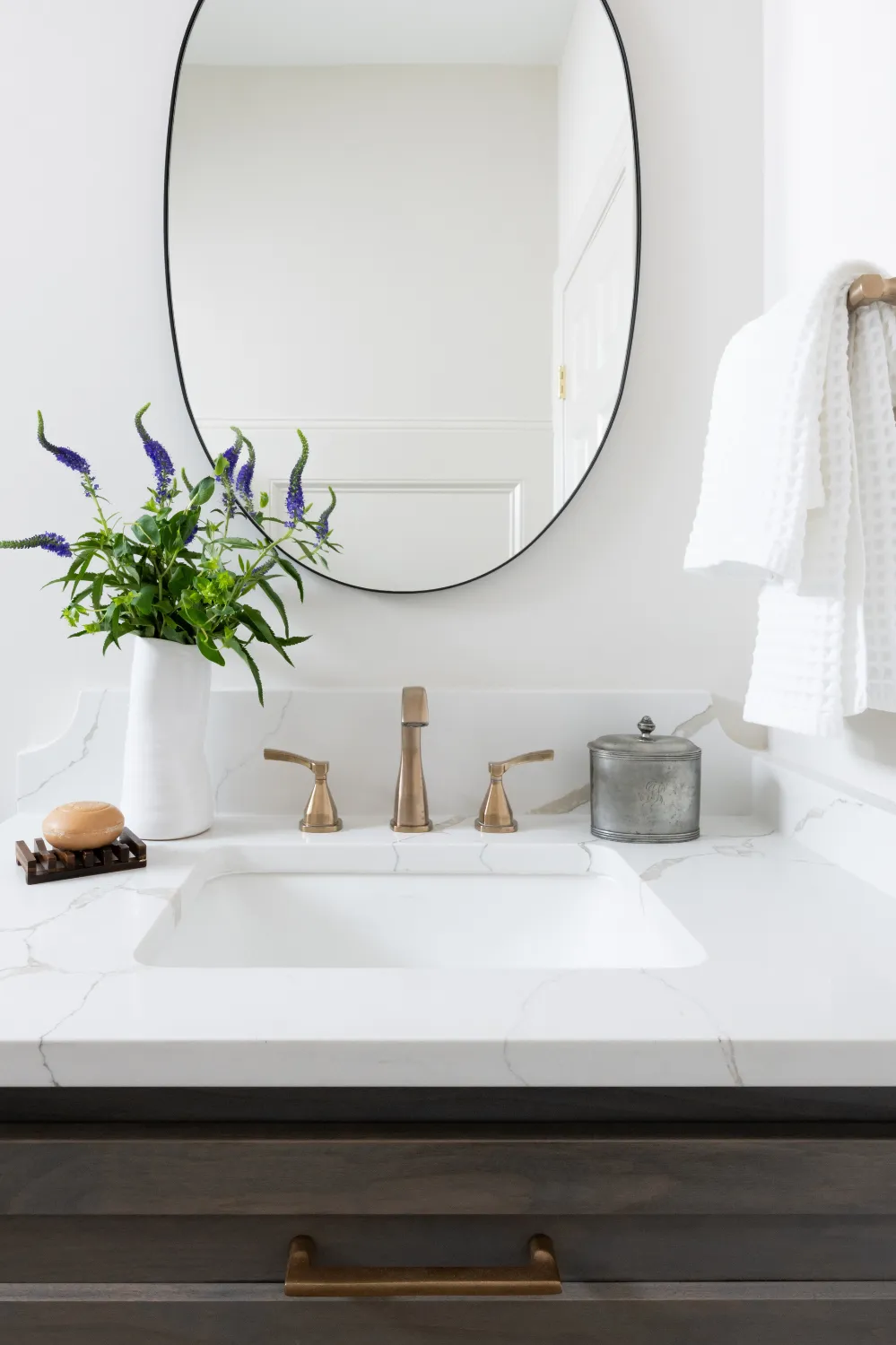 Clean and Elegant Guest Bathroom