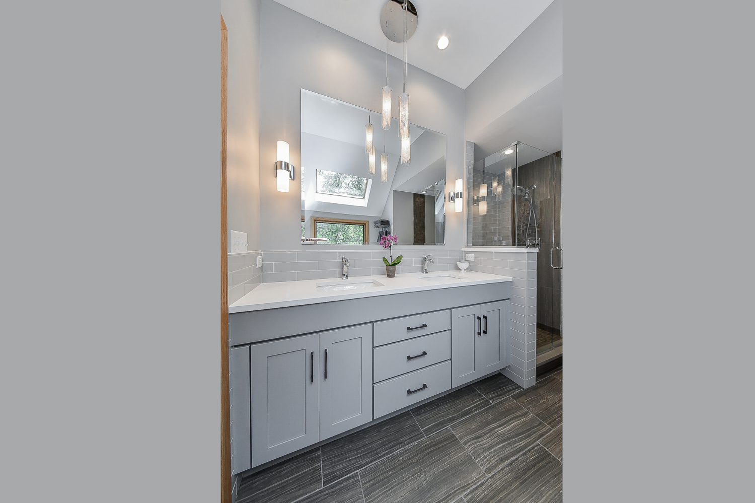 Space-Saving Ideas for Small Bathroom Remodels